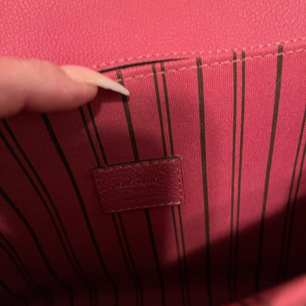Lv Mtis Pouchette Like New Condition - image 4